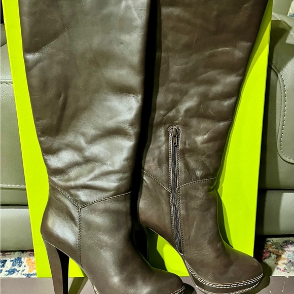 PACO PACO GIL Espresso Knee High Heeled Boots Size: 7 M -B - Picture 8 of 8